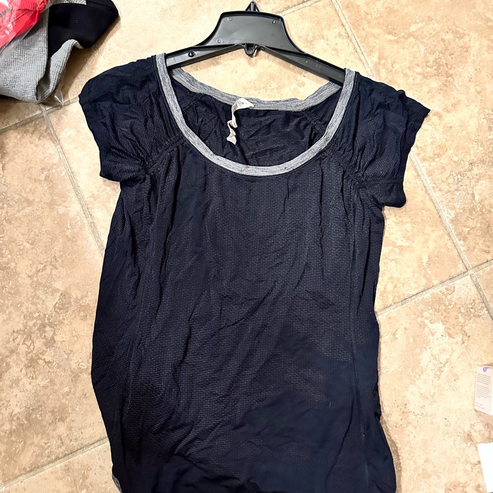 Lulu lemon T with cord detail at bottom- size 8